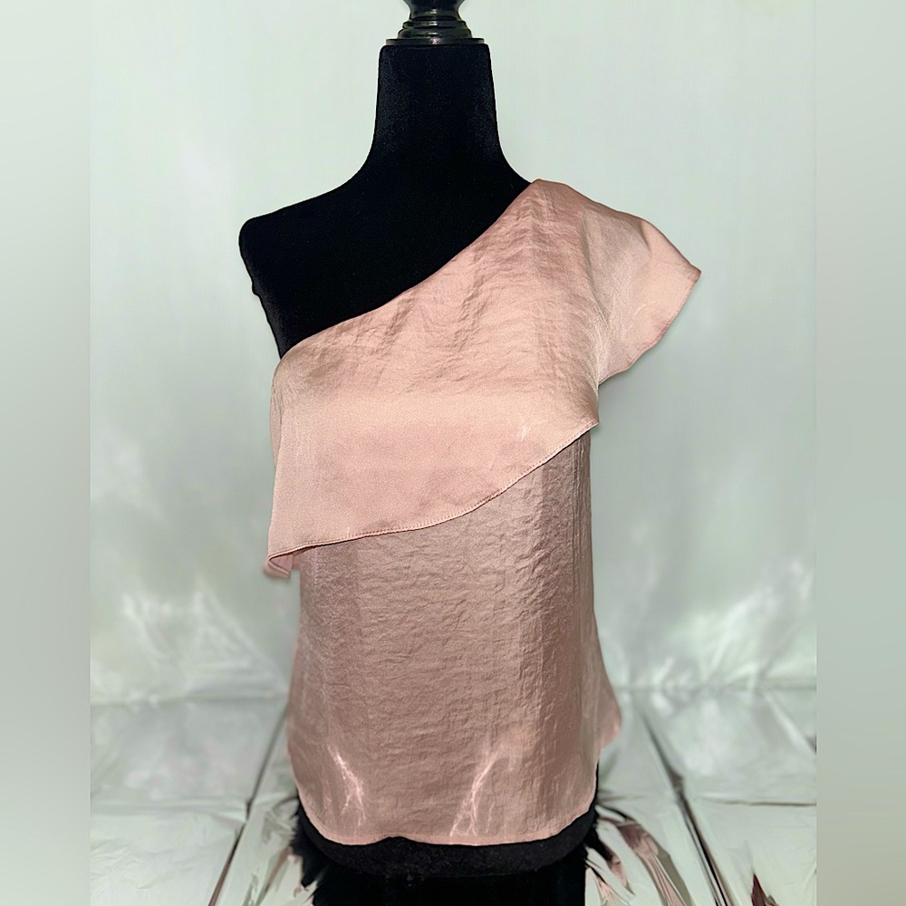 Light pink one shoulder top with ruffle detail size small